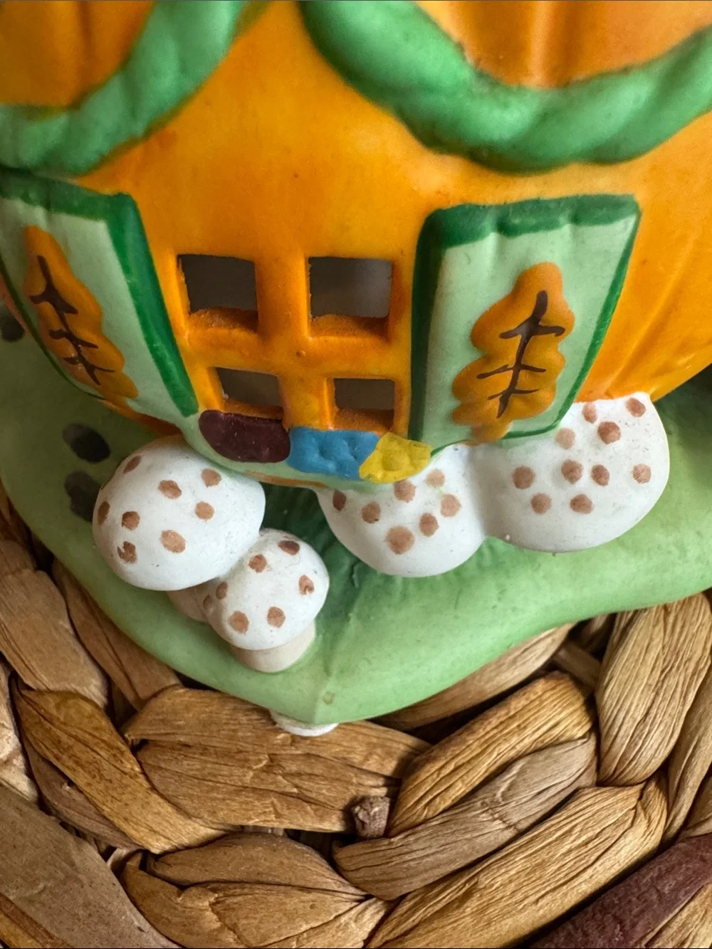 Vintage PartyLite Hand-Painted Ceramic Pumpkin Patch tea light.Orange + Green.